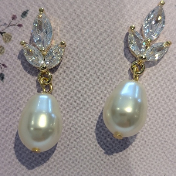 Rhinestone & Pearl Bridal Hair Accessory + Earings - BNIB - Picture 2 of 7